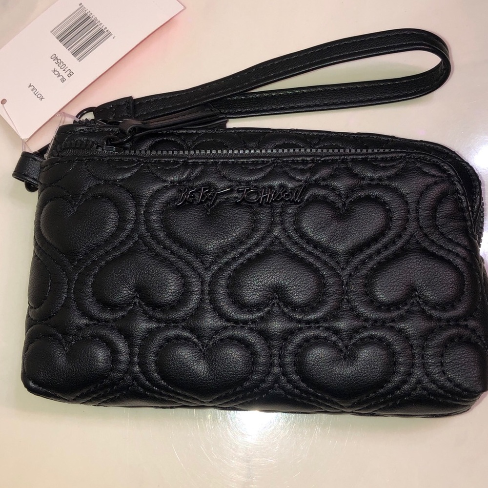 Betsey Johnson XOTULA Black Double Zip Wristlet Quilted Puffy Heart Pattern NWT